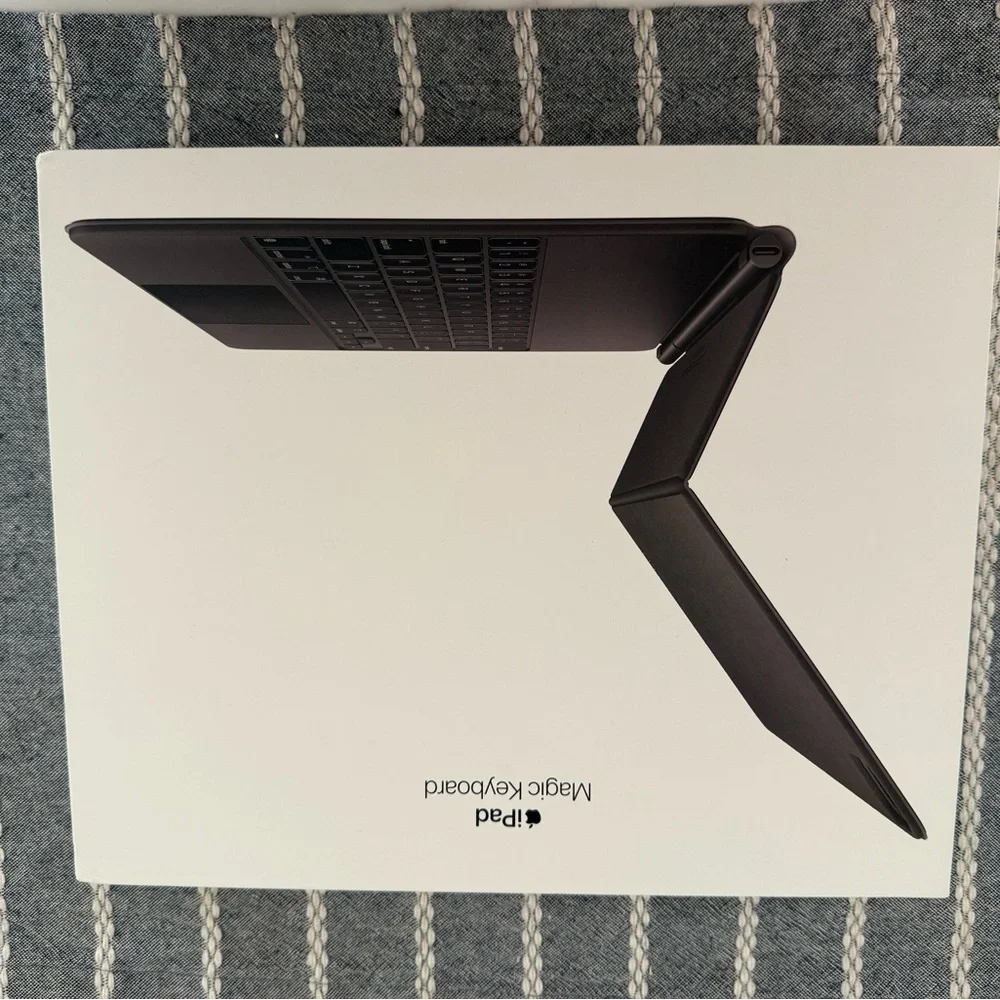 Apple iPad magic Keyboard (for iPad Pro) black